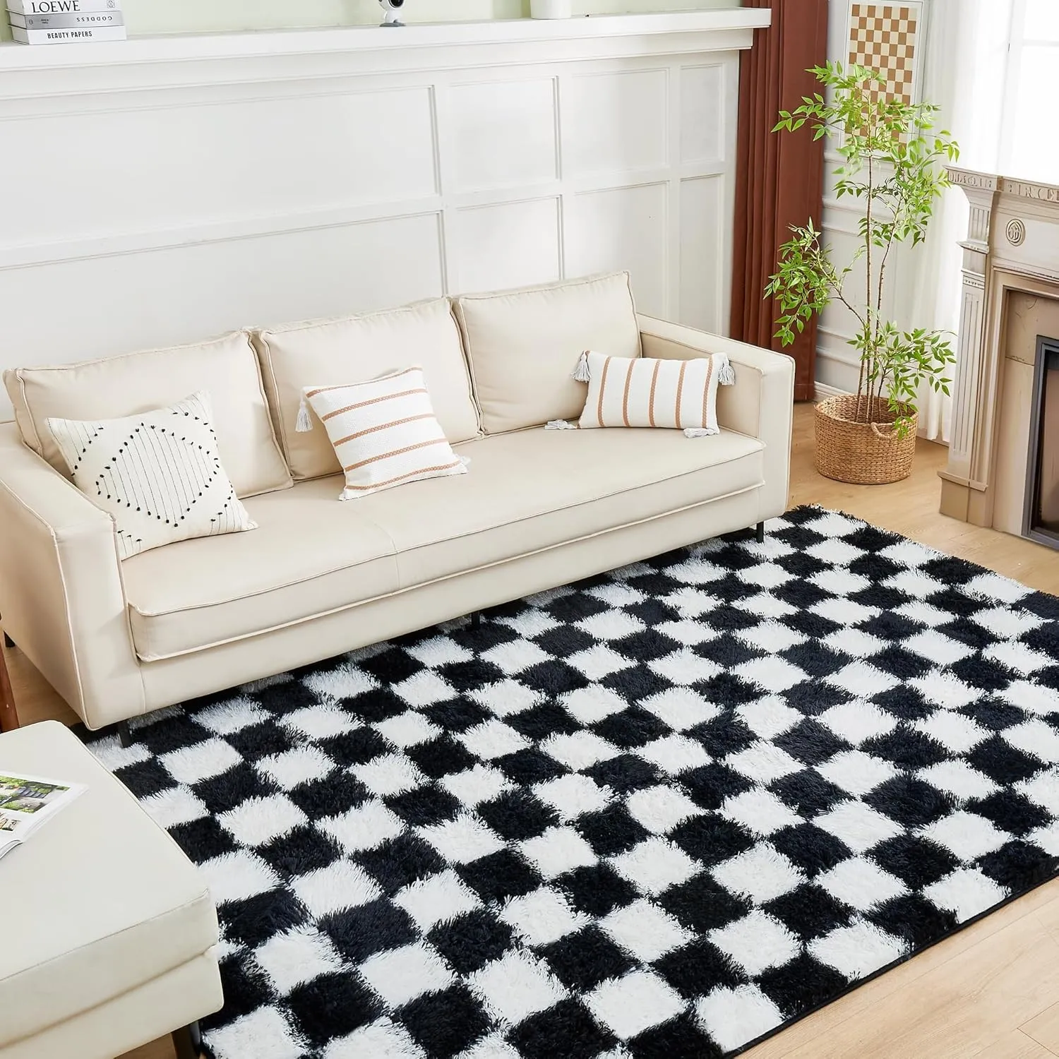 Andency 5x7 Ft Black and White Area Rug for Living Room Classic Checkered Shaggy Rug Non-Slip High Pile Soft Fluffy Rug Fuzzy Carpet Bedroom Kids Toddler Room Nursery Playroom, Cute Dorm Home Decor