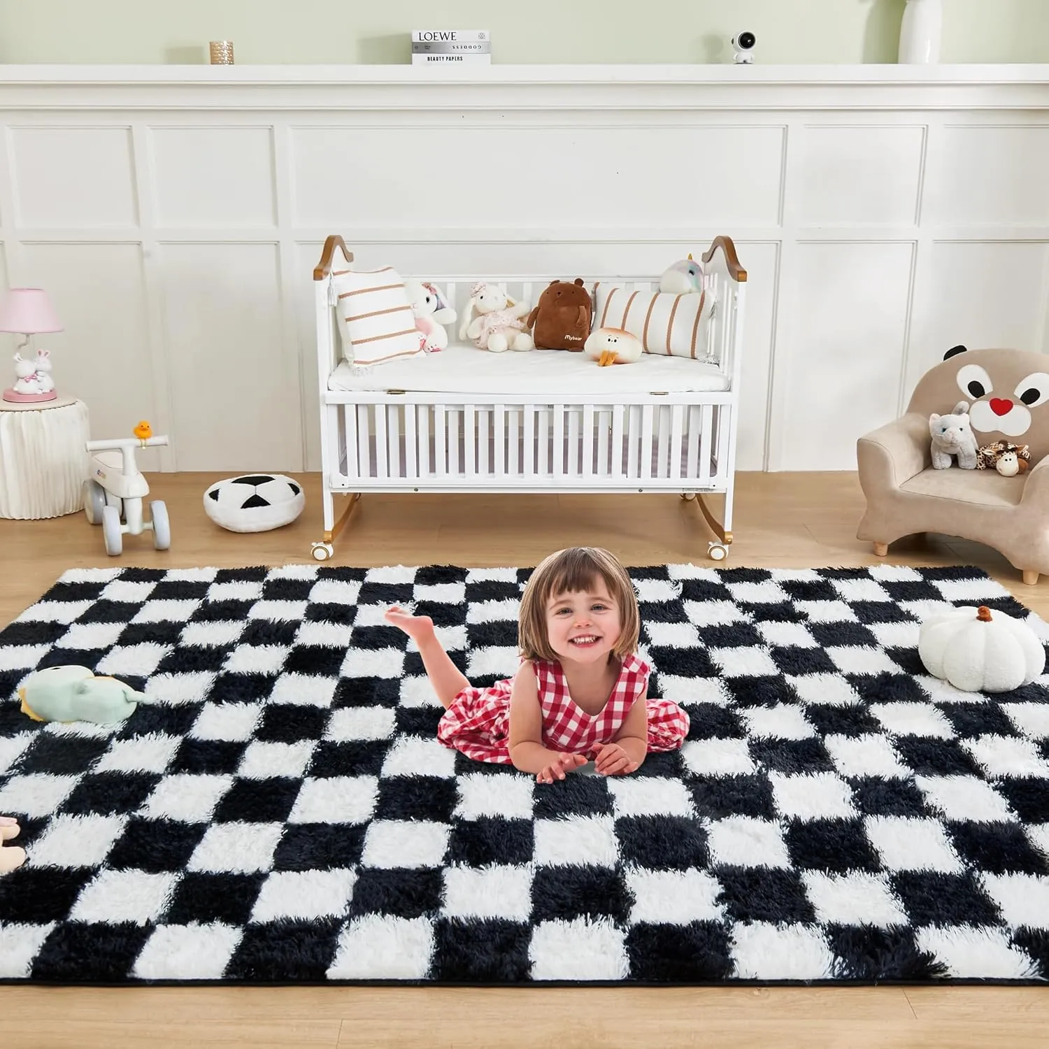 Andency 5x7 Ft Black and White Area Rug for Living Room Classic Checkered Shaggy Rug Non-Slip High Pile Soft Fluffy Rug Fuzzy Carpet Bedroom Kids Toddler Room Nursery Playroom, Cute Dorm Home Decor