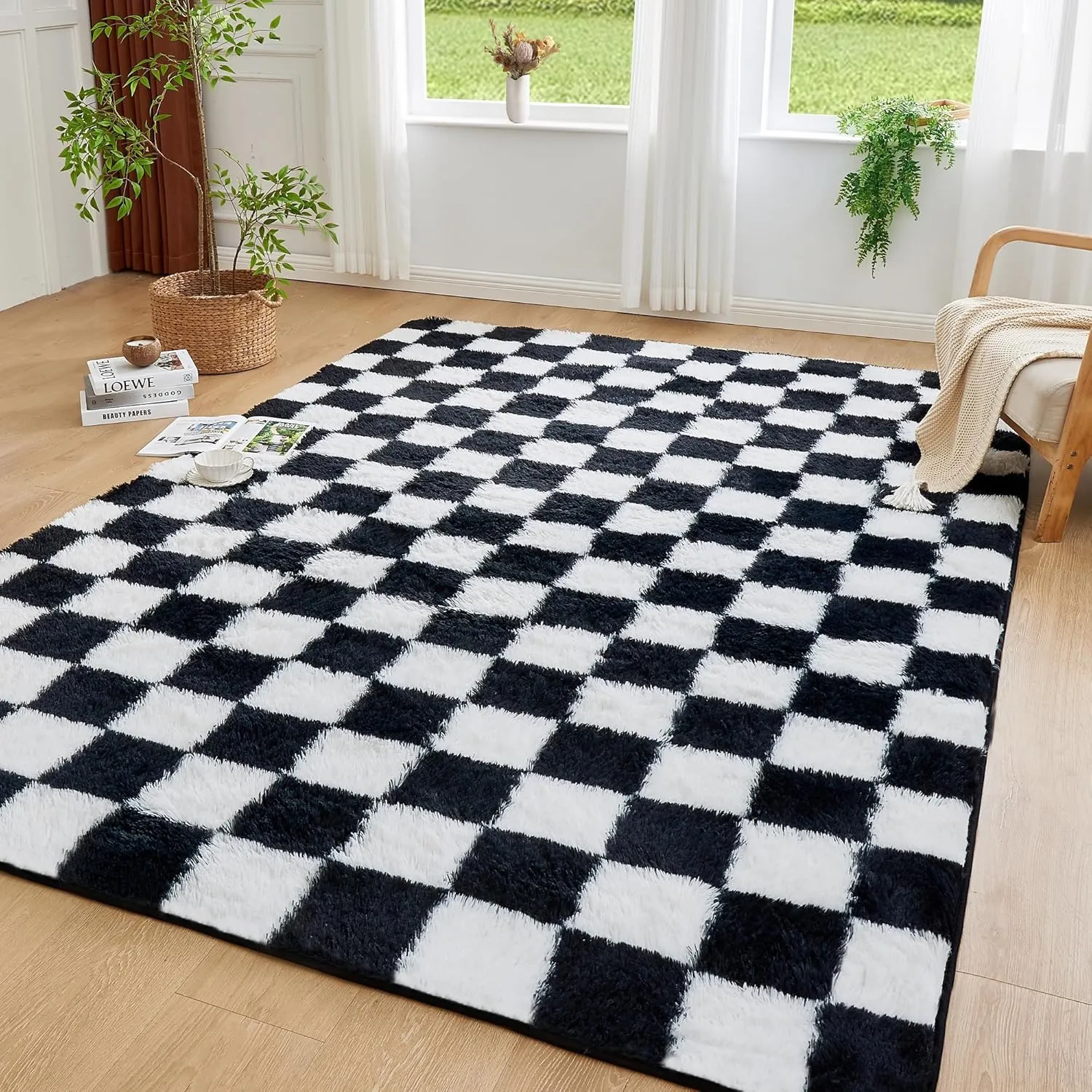 Andency 5x7 Ft Black and White Area Rug for Living Room Classic Checkered Shaggy Rug Non-Slip High Pile Soft Fluffy Rug Fuzzy Carpet Bedroom Kids Toddler Room Nursery Playroom, Cute Dorm Home Decor