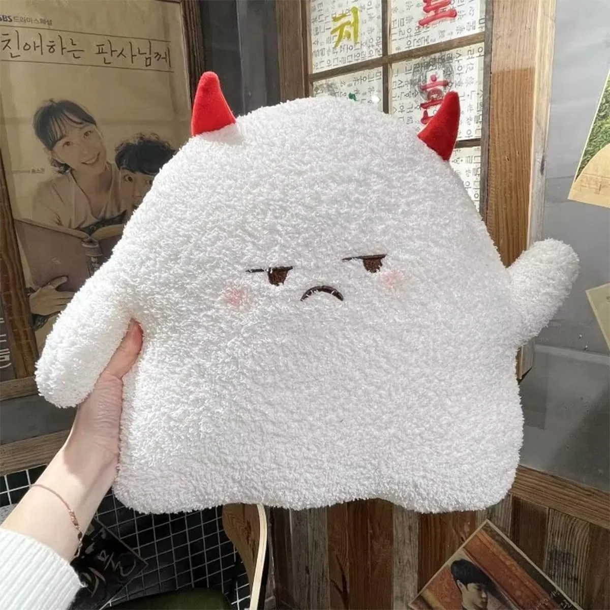 ARELUX Cute Ghost Plush Pillow,Soft White Devil Ghost Stuffed Animals Snowman Plushies Kawaii Doll Toy Funny Room Decor Gift for Girls Boys Birthday,Halloween,Christmas