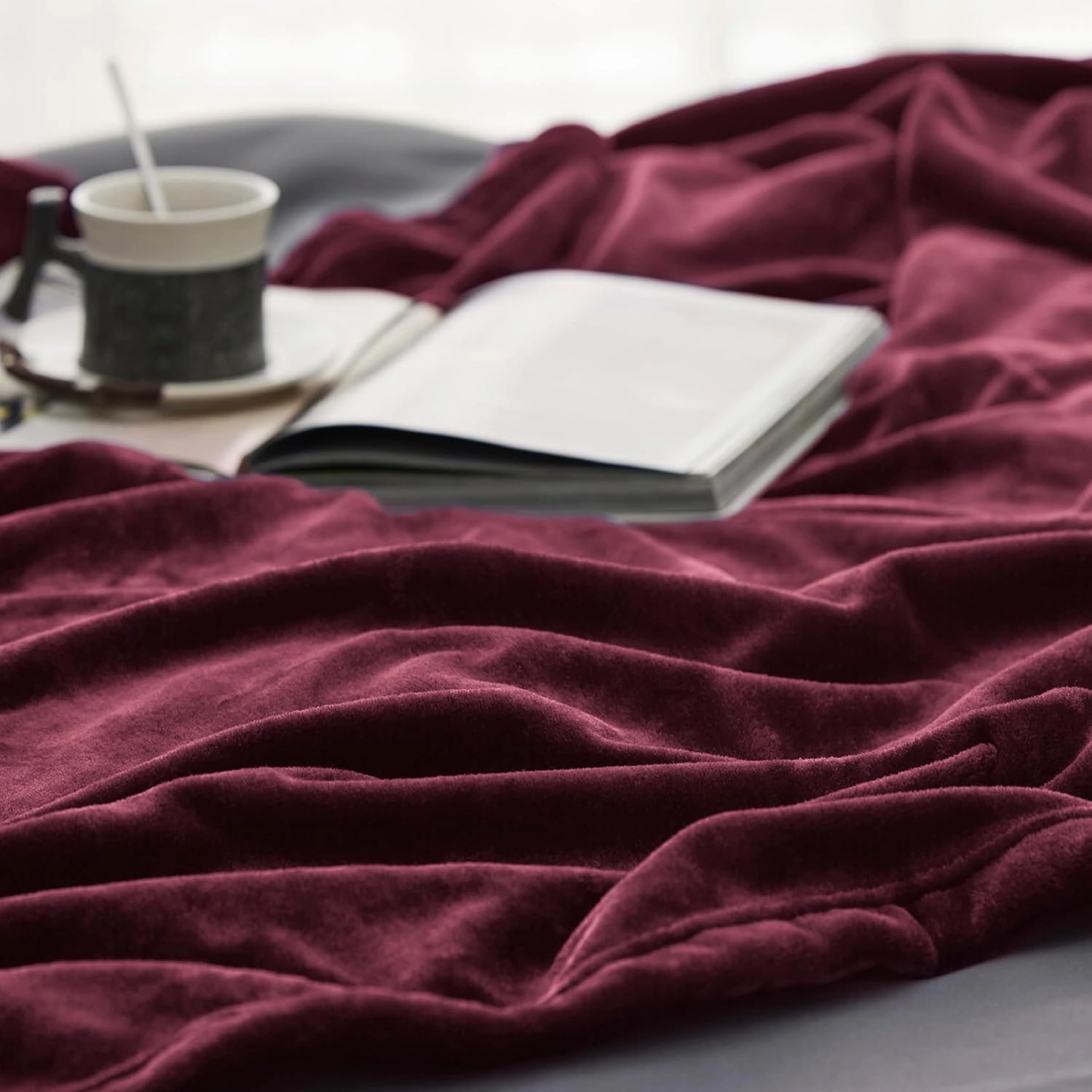 Bedsure Fleece Throw Blanket Burgundy Red - 300GSM Blankets for Couch, Sofa, Bed, Soft Lightweight Plush Cozy Throws for Toddlers, 50x60 inches