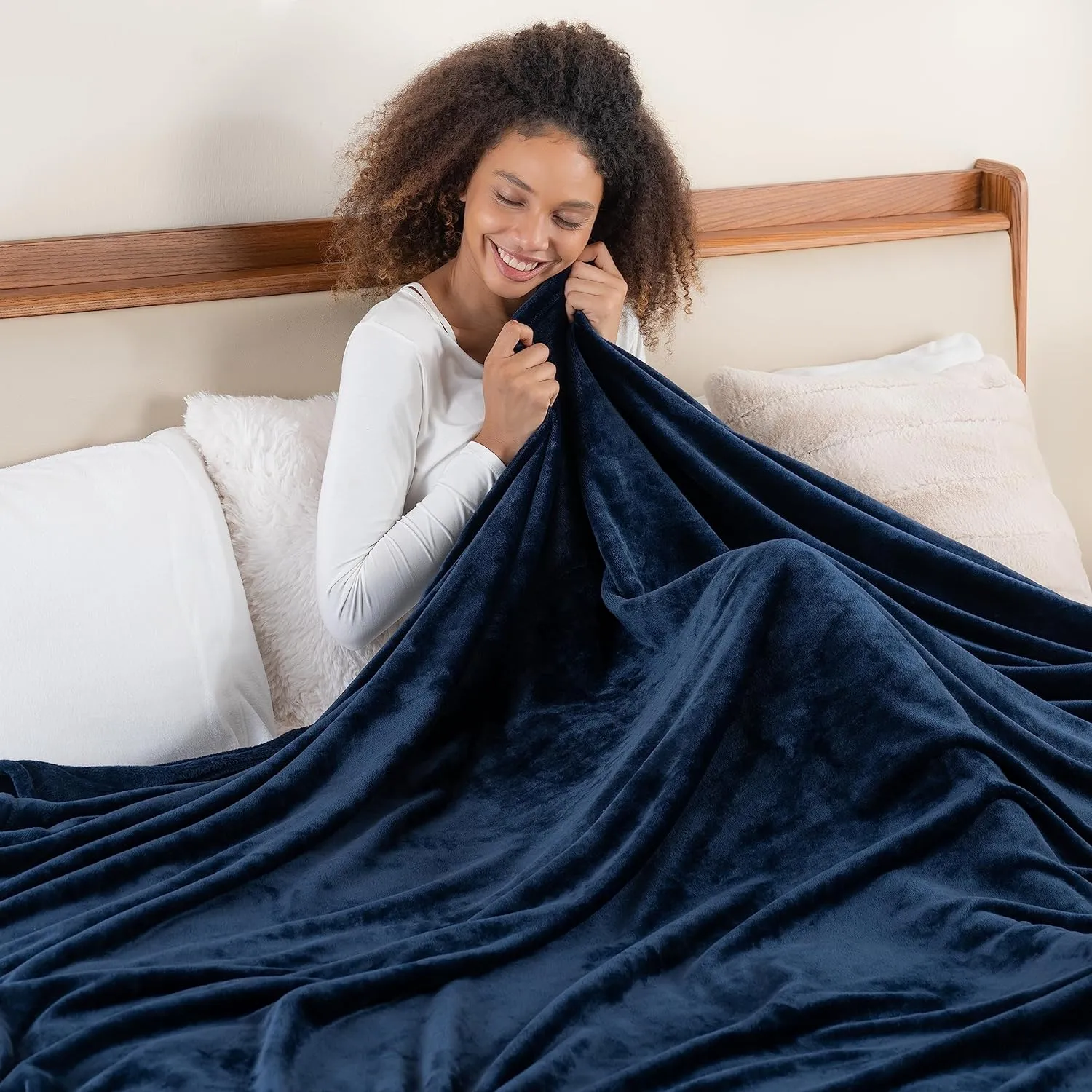 Berkshire Blanket Classic VelvetLoft® Solid Bed Blanket Queen Size,Lightweight Soft Fuzzy Plush Blanket for Bed and Couch,Dress Blues,90x90 Inches