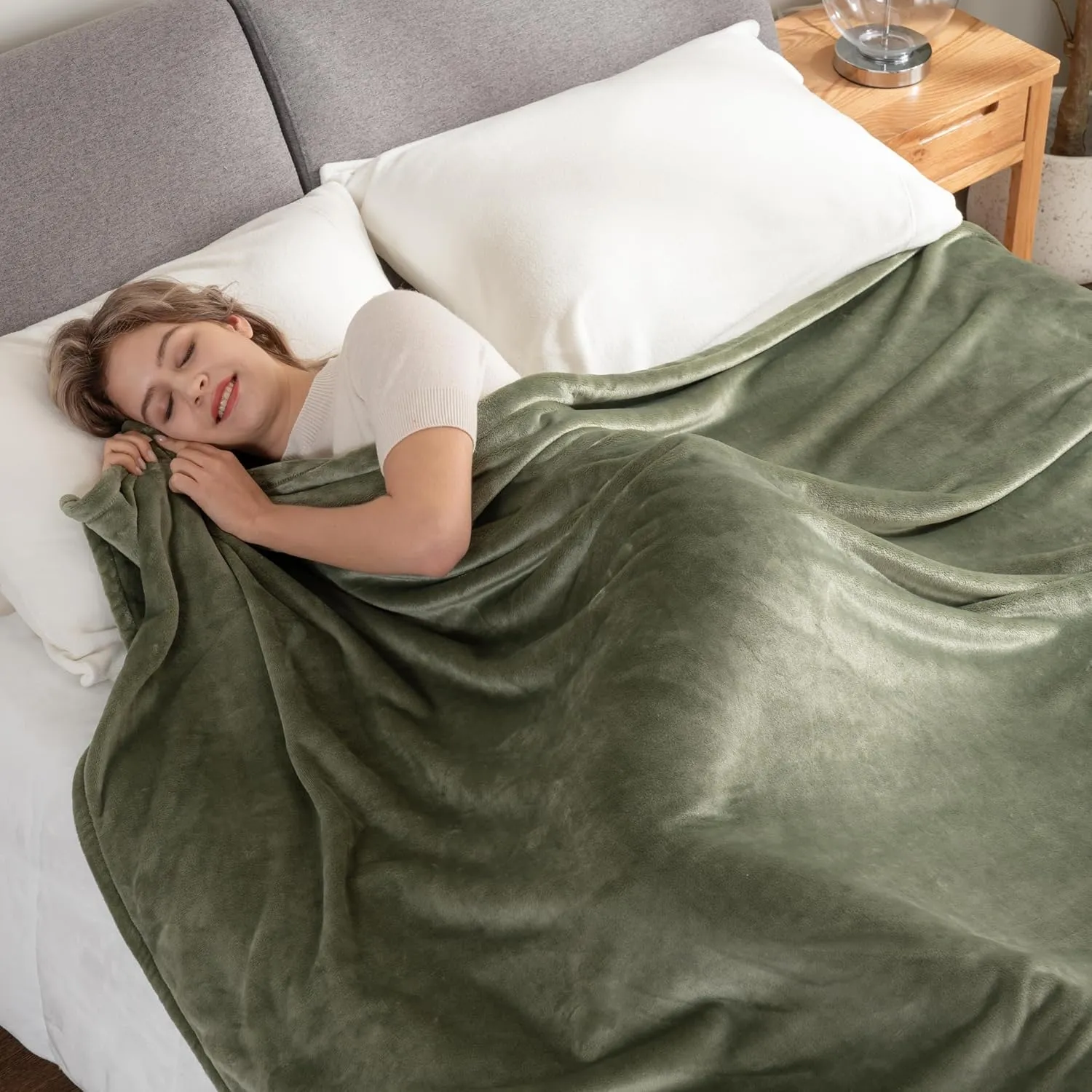 Berkshire Blanket Classic Velvetloft® Solid Blanket, Queen Size Bed Blanket, Lightweight Cozy Flannel Plush Blanket for Bed and Couch, Dark Sage, 90×90 Inches