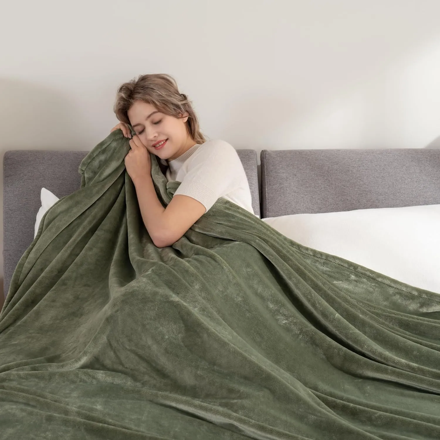 Berkshire Blanket Classic Velvetloft® Solid Blanket, Queen Size Bed Blanket, Lightweight Cozy Flannel Plush Blanket for Bed and Couch, Dark Sage, 90×90 Inches