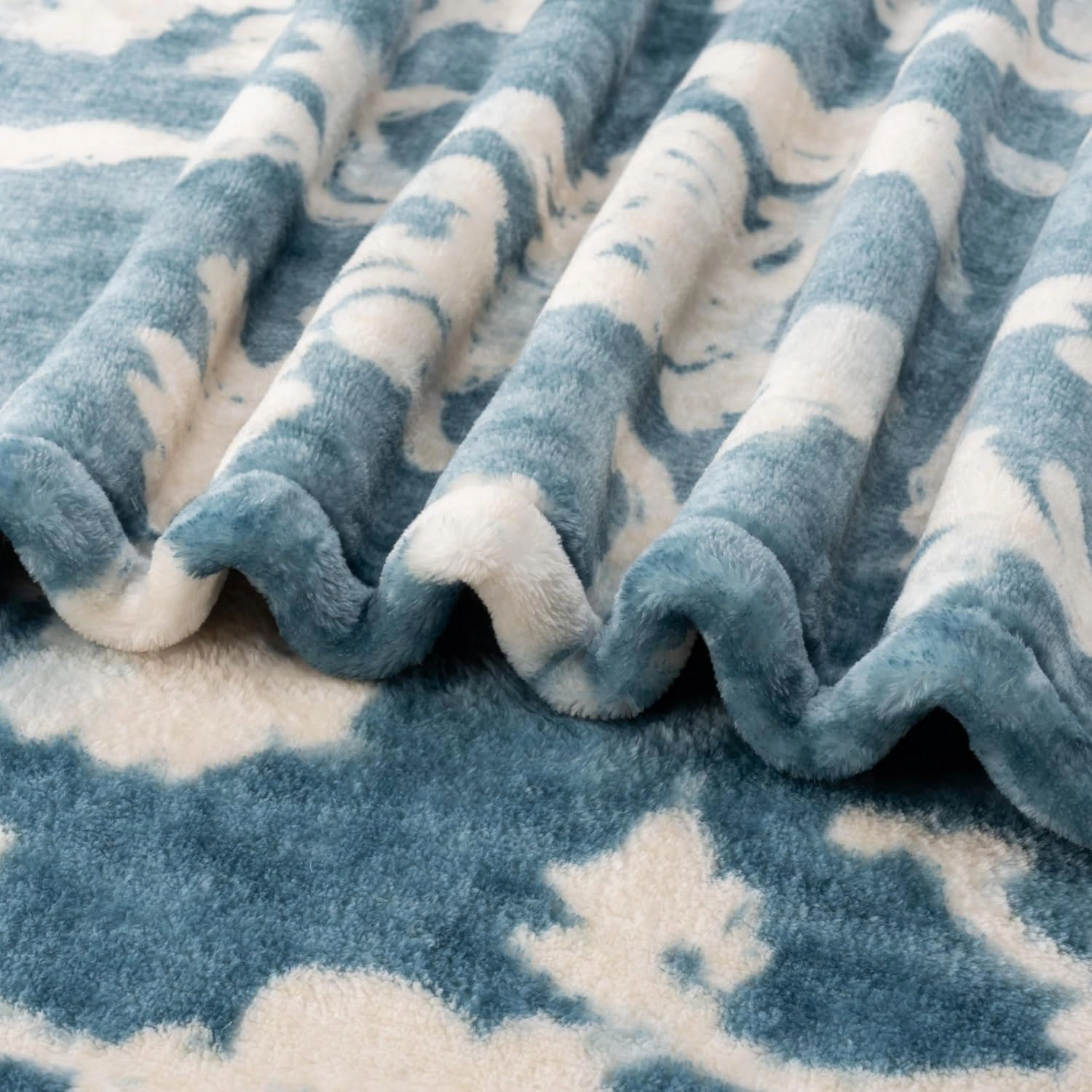 Berkshire Blanket-Classic Heavyweight Soft Printed VelvetLoft® Plush Throw Blanket, Cozy and Fuzzy, Floral Blue, 50in x 70in