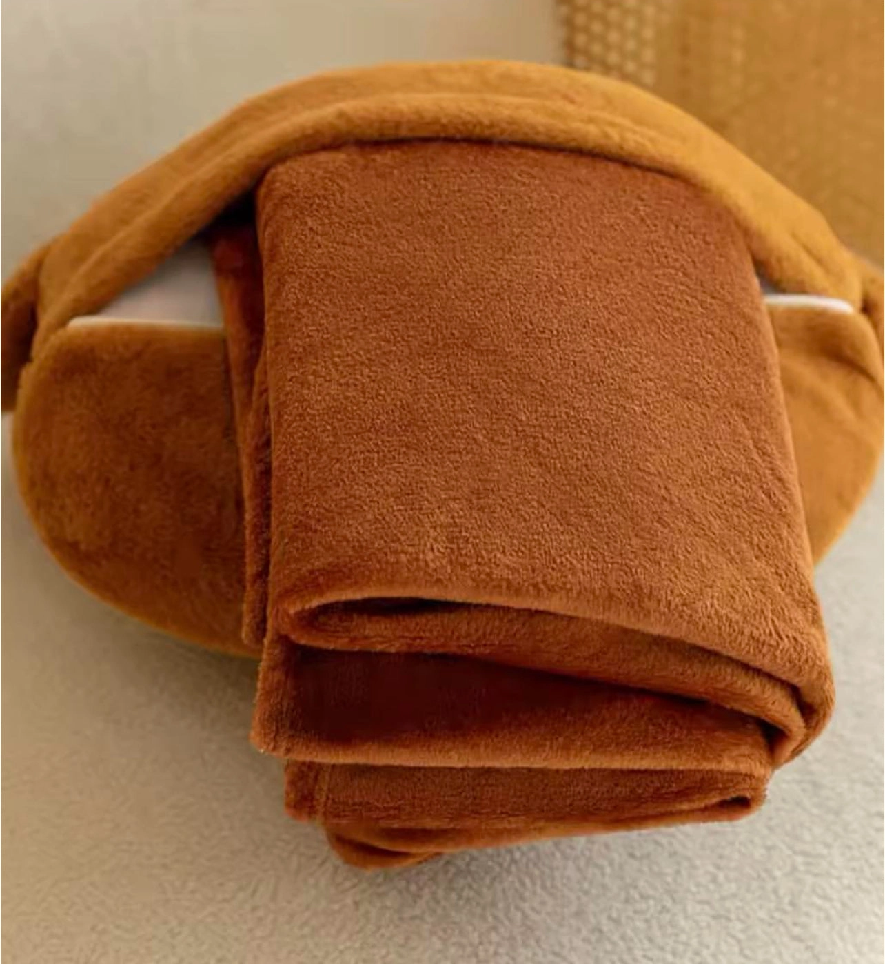 Big Plushy Pillow Blankets - Soft & Furry