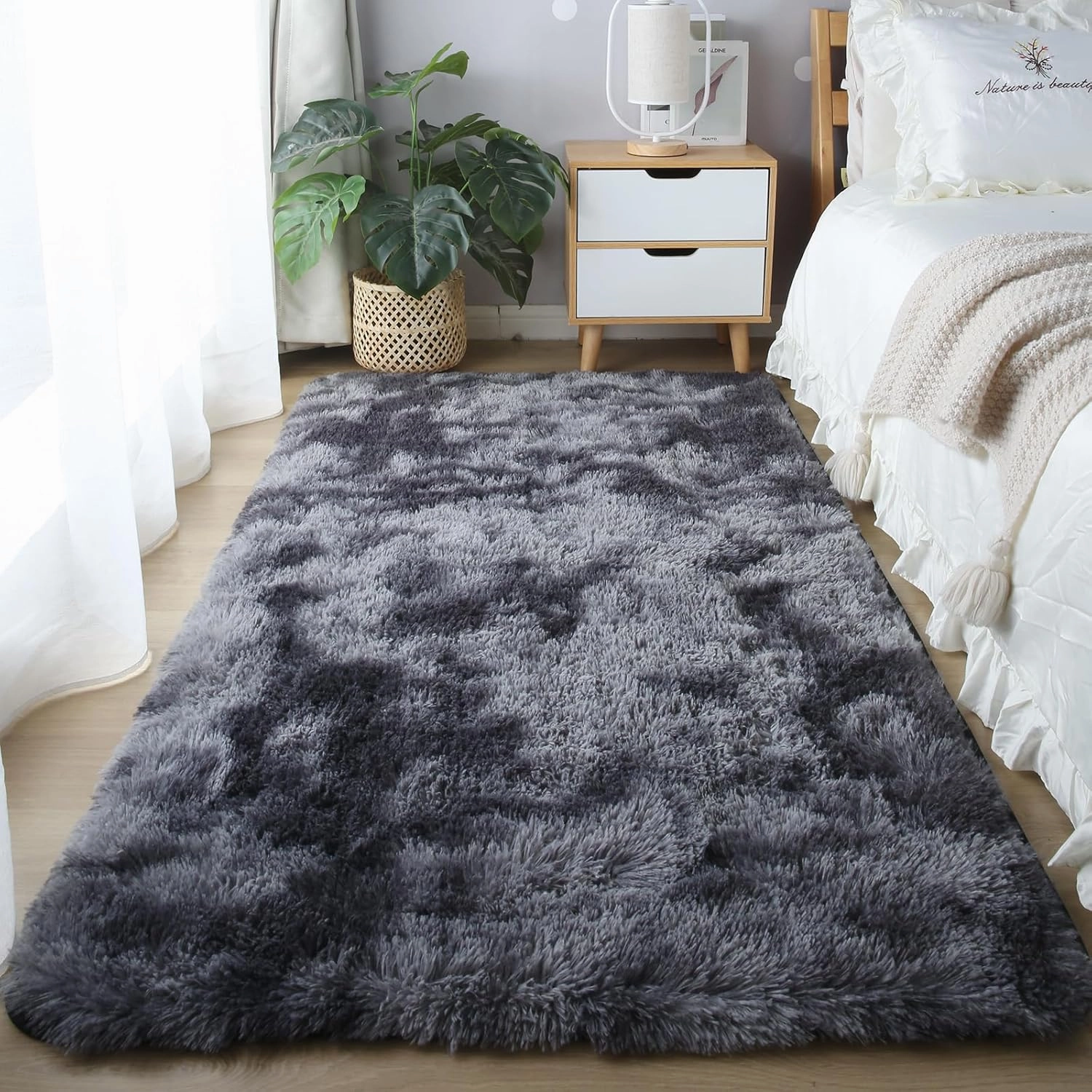 CAIYUECS Shag Area Rug 3x5 foe Bedroom, Ultra Soft Plush Rugs for Bedroom Living Room, Non-Skid Modern Nursery Faux Fur Rugs for Kids Room