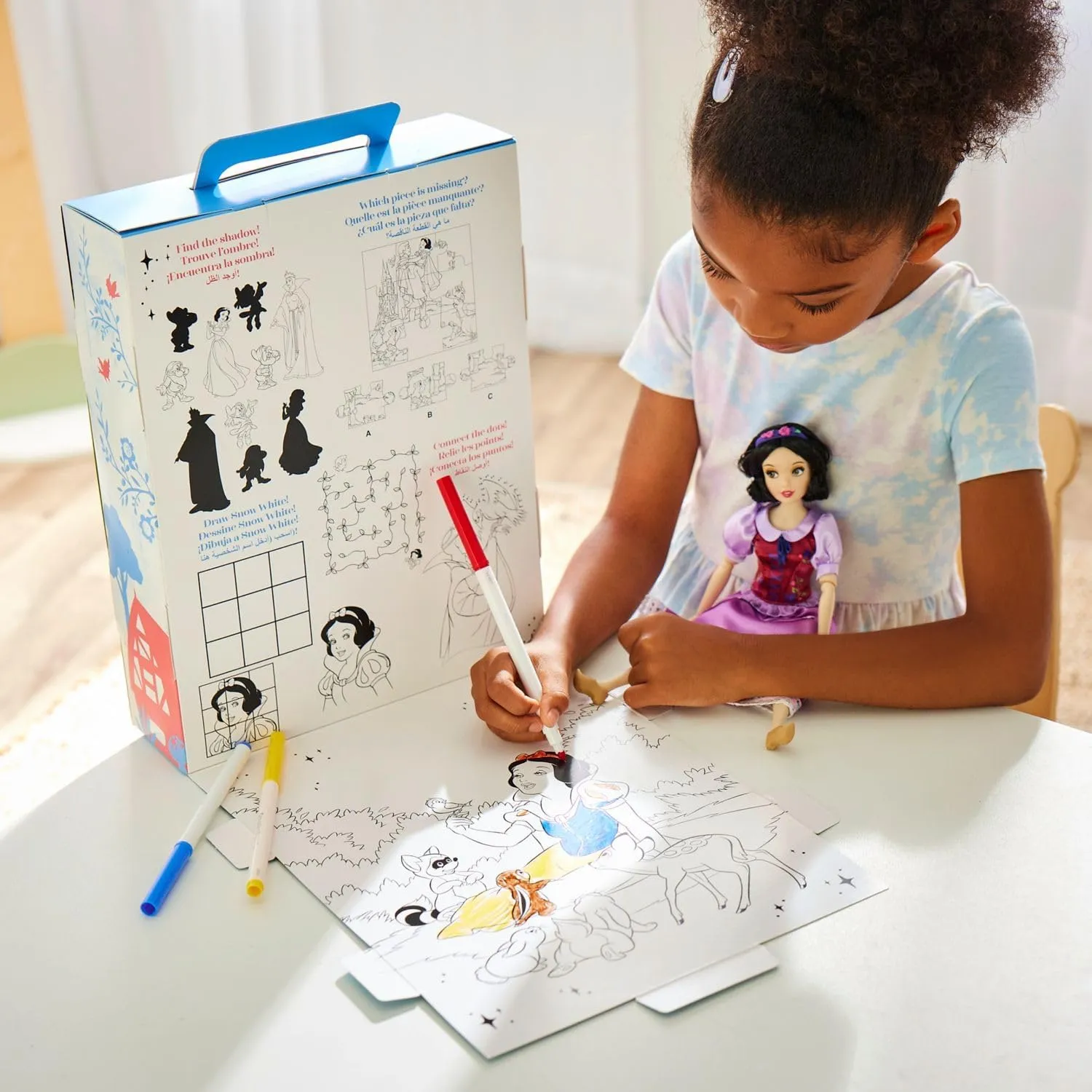 Disney Store Official Princess Story Doll (Snow White) 11 Inches, Includes Coloring Book and Additional Dress, Princess Doll in Classic Outfit, Princess Toys for Girls