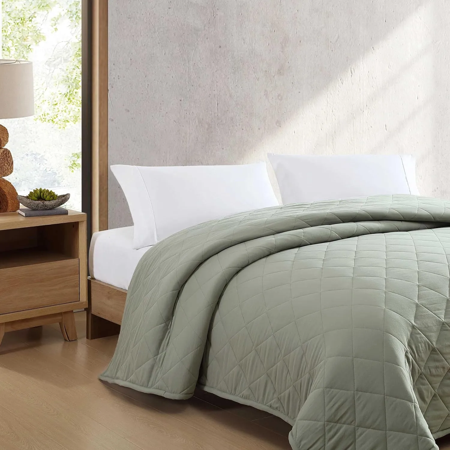 Eddie Bauer - Twin Blanket, Soft & Cozy Bedding, Quilted Home Decor (Classic Solid Green, Twin)