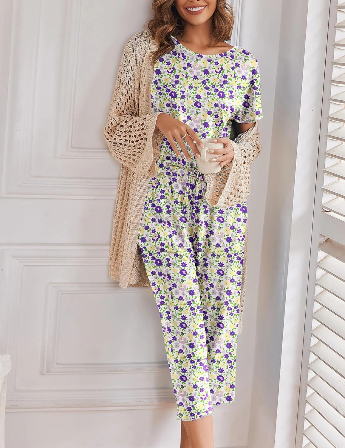 Ekouaer Women's Capri Pajama Sets Floral Print Short Sleeve Sleepwear Top and Capri Pants 2 Piece Loungewear with Pockets