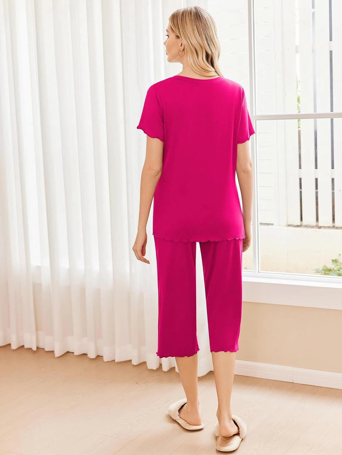 Ekouaer Women's Pajamas Set Short Sleeve Top With Capri Pants Pjs 2 PIece Lounge & Sleepwear Set S-XXL