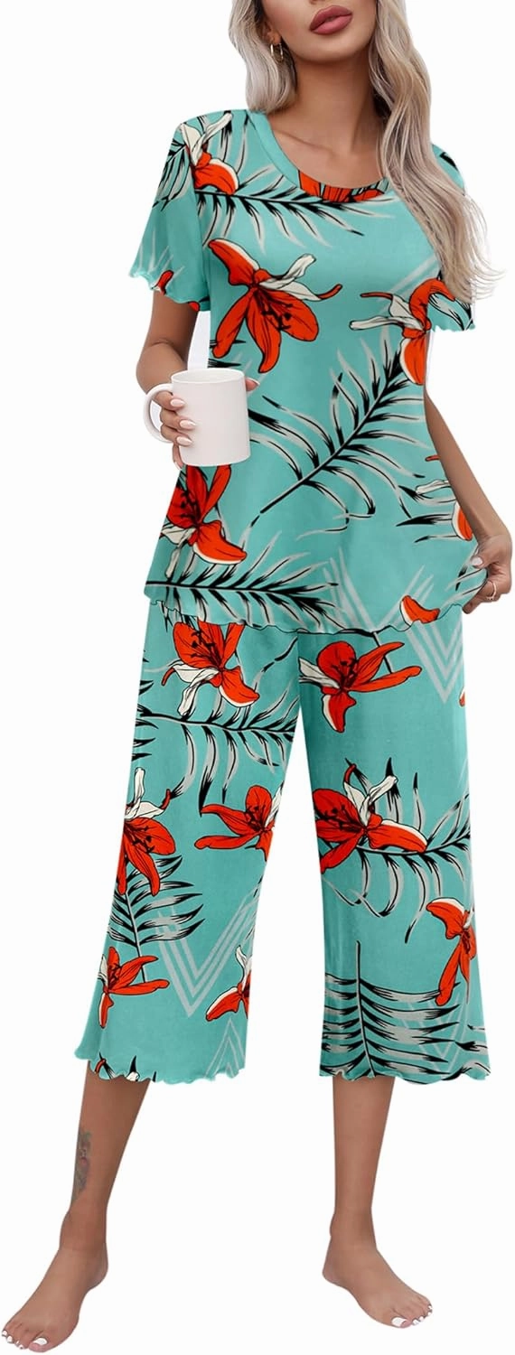 Ekouaer Women's Pajamas Set Short Sleeve Top With Capri Pants Pjs Lounge & Sleepwear Set S-XXL