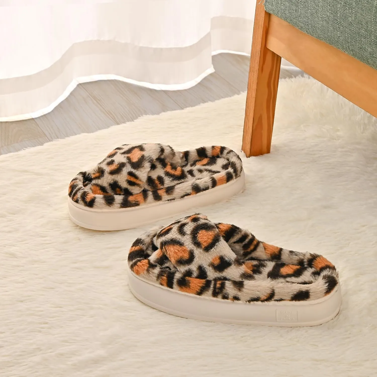 Fuzzy Open Toe House Slippers for Women, Plush Leopard Cross Band Slides, Soft Plush Faux Fur Lining Bedroom Shoes, Non-Slip Winter Indoor Slippers