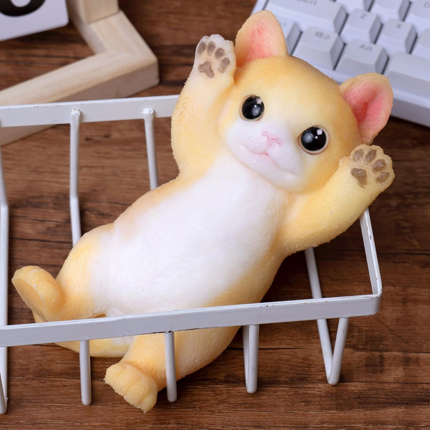 Handmade Squishy Toys Cute Cat Squeeze Toy No Odor Silicone Simulation Cats Doll Toys Cute Kitty Squishy Stress Relidf Toy (Yellow)