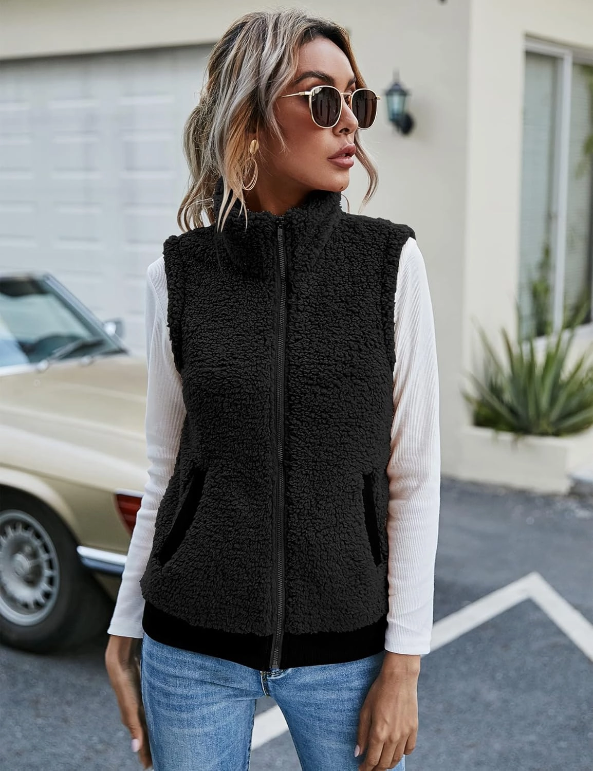 LOMON Womens Fuzzy Fleece Vest, Casual Warm Sleeveless Zip Up Sherpa Vest Jacket with Pockets for Fall/Winter