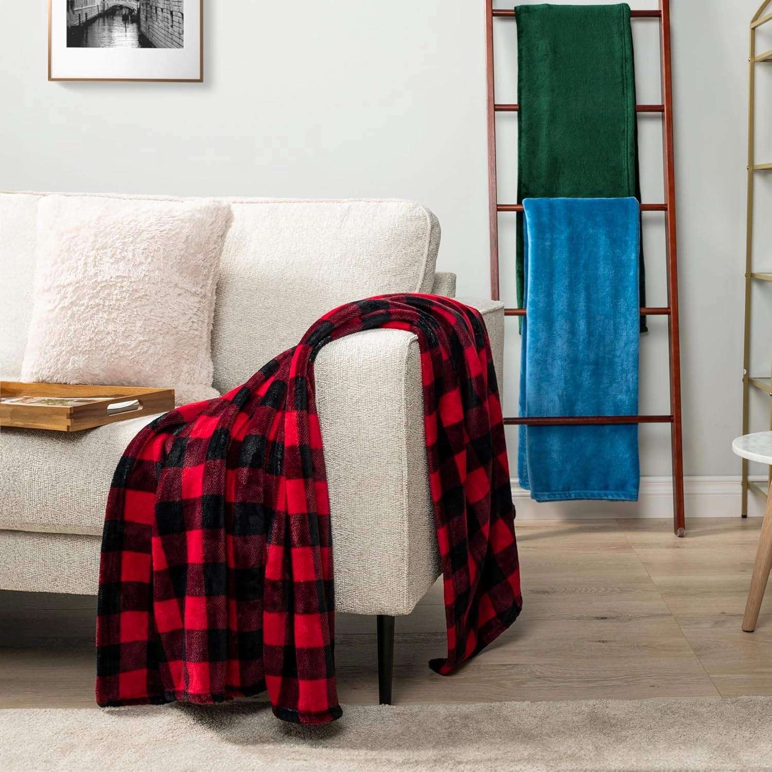 PAVILIA Black and Red Buffalo Plaid Fleece Throw Blanket for Couch, Soft Checkered Flannel Blanket for Sofa, Plaid Christmas Couch Throw Bed, Warm Cozy Decorative Blanket Fall Decor Gift, 50x60