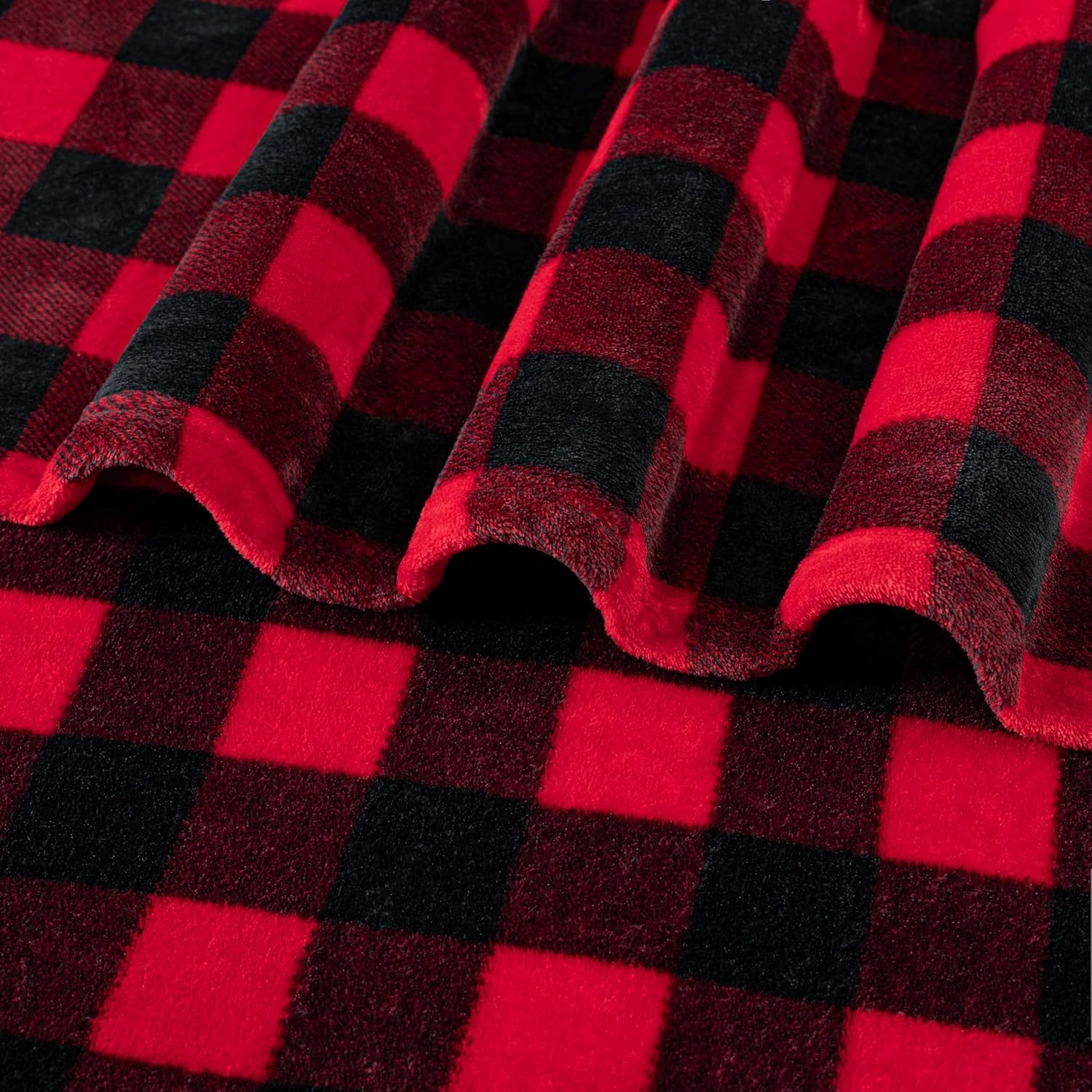 PAVILIA Black and Red Buffalo Plaid Fleece Throw Blanket for Couch, Soft Checkered Flannel Blanket for Sofa, Plaid Christmas Couch Throw Bed, Warm Cozy Decorative Blanket Fall Decor Gift, 50x60