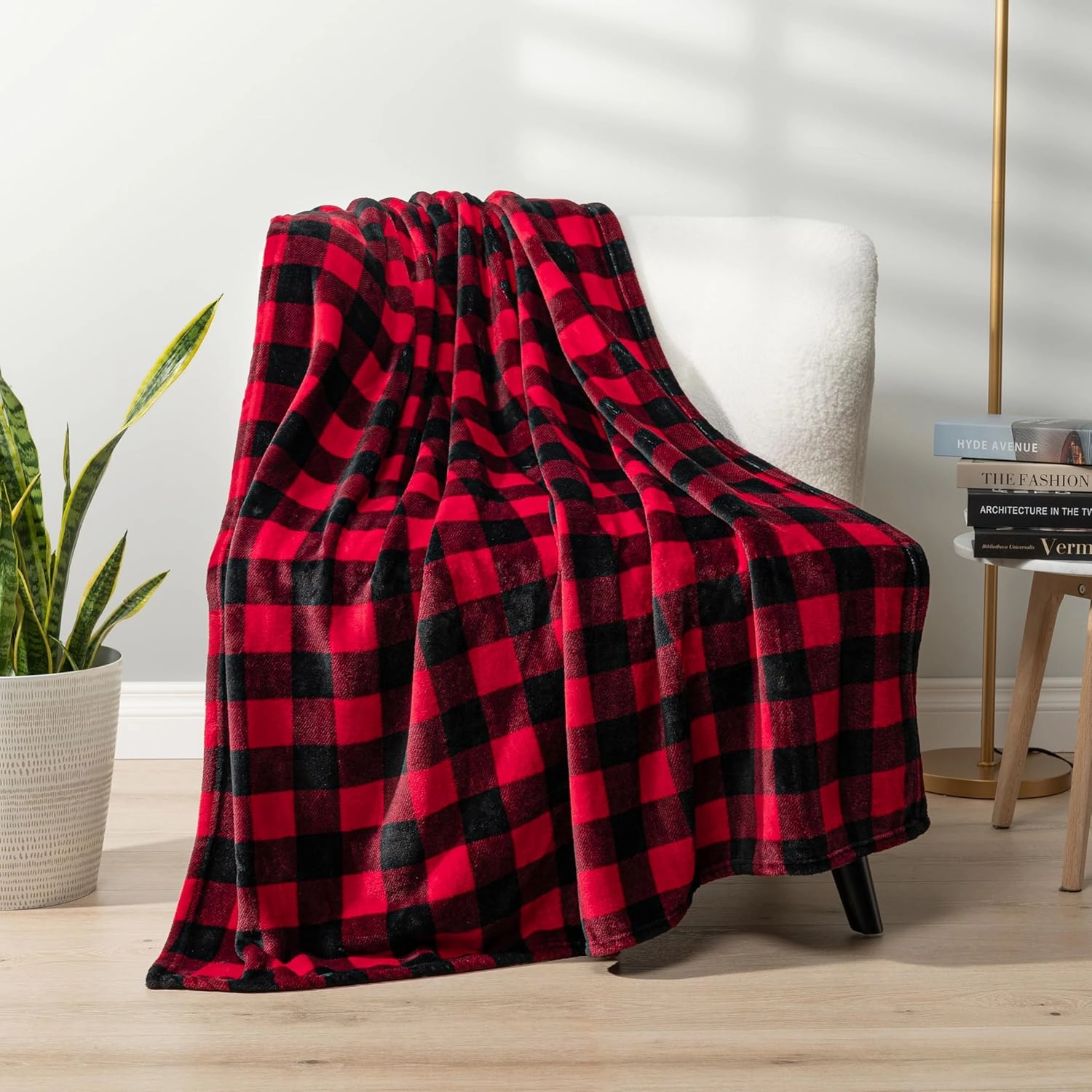 PAVILIA Black and Red Buffalo Plaid Fleece Throw Blanket for Couch, Soft Checkered Flannel Blanket for Sofa, Plaid Christmas Couch Throw Bed, Warm Cozy Decorative Blanket Fall Decor Gift, 50x60