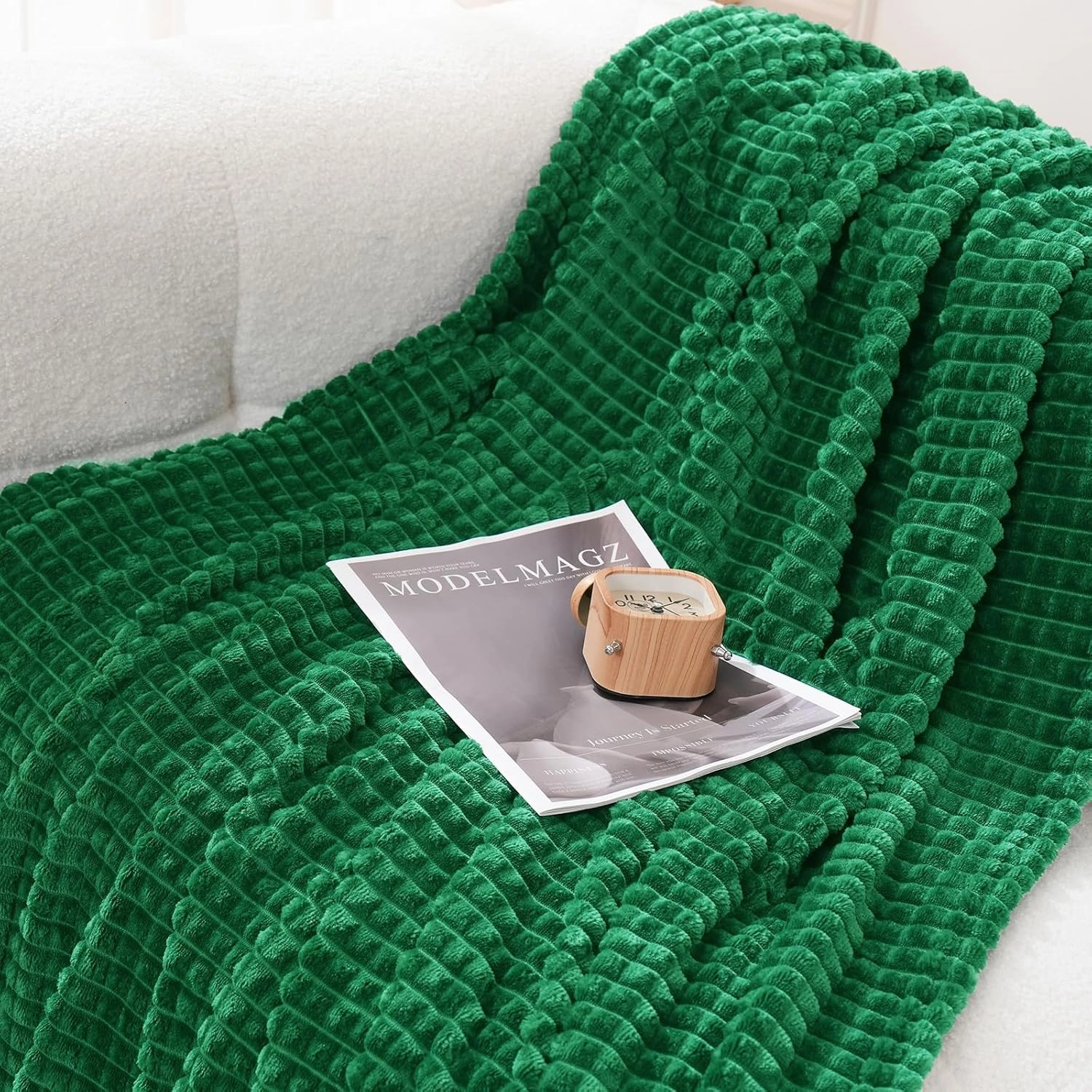 Puncuntex Flannel Fleece Throw Blanket Classic Green 60"×80",Super Soft Plush Cozy Blanket with Square Grid Design Luxury for Couch Sofa Chair