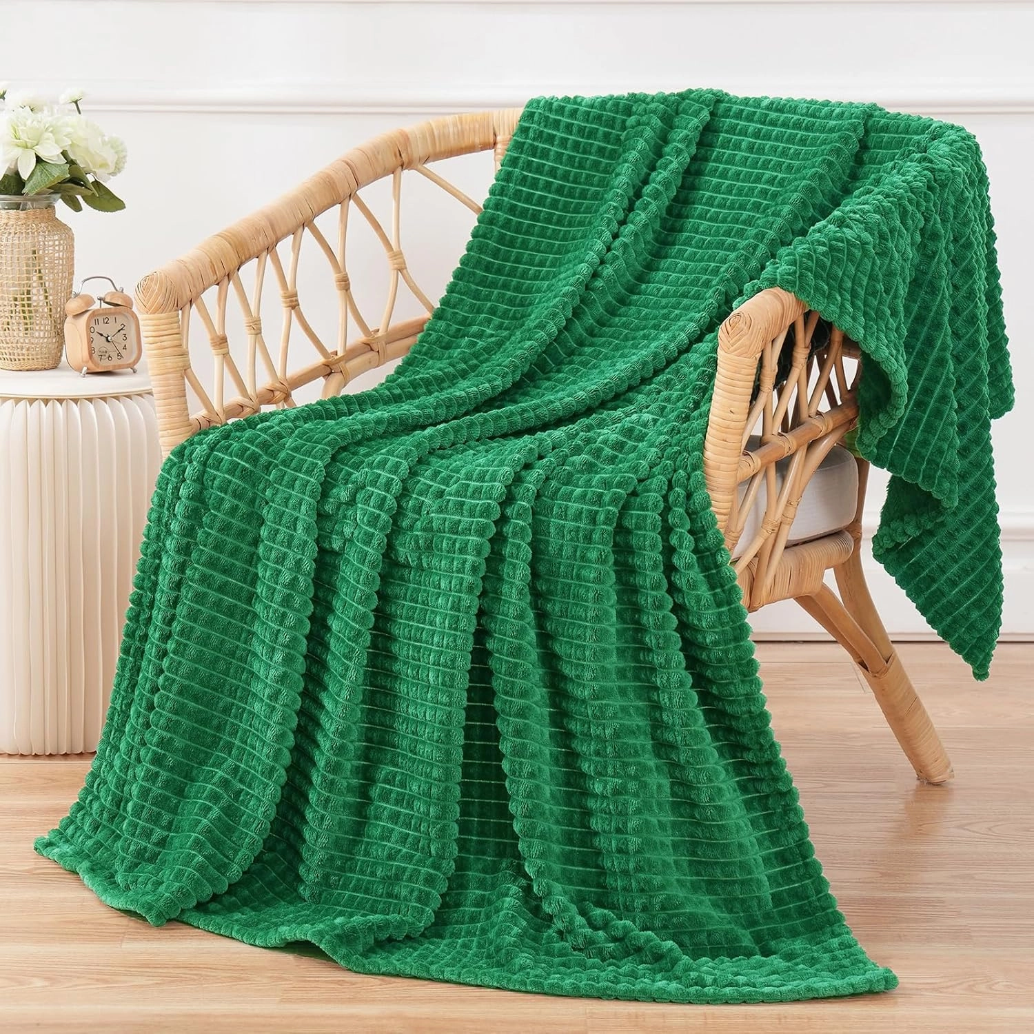 Puncuntex Flannel Fleece Throw Blanket Classic Green 60"×80",Super Soft Plush Cozy Blanket with Square Grid Design Luxury for Couch Sofa Chair