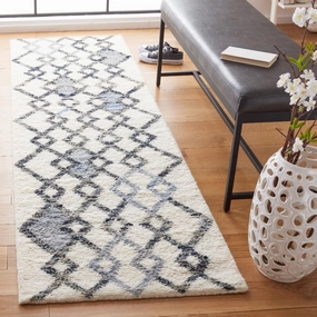 SAFAVIEH Casablanca Collection Runner Rug - 2'3" x 8', Ivory & Grey, Hand-Knotted Moroccan Boho Wool, Ideal for High Traffic Areas in Living Room, Bedroom (CSB546A)