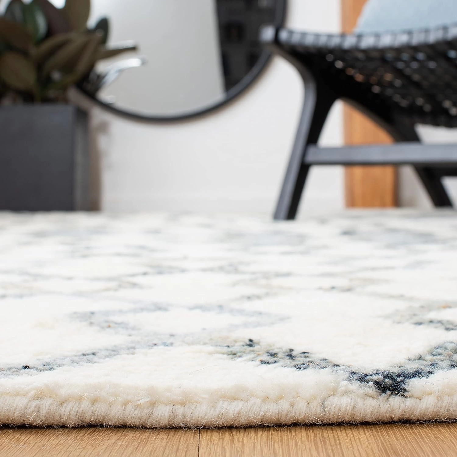 SAFAVIEH Casablanca Collection Runner Rug - 2'3" x 8', Ivory & Grey, Hand-Knotted Moroccan Boho Wool, Ideal for High Traffic Areas in Living Room, Bedroom (CSB546A)