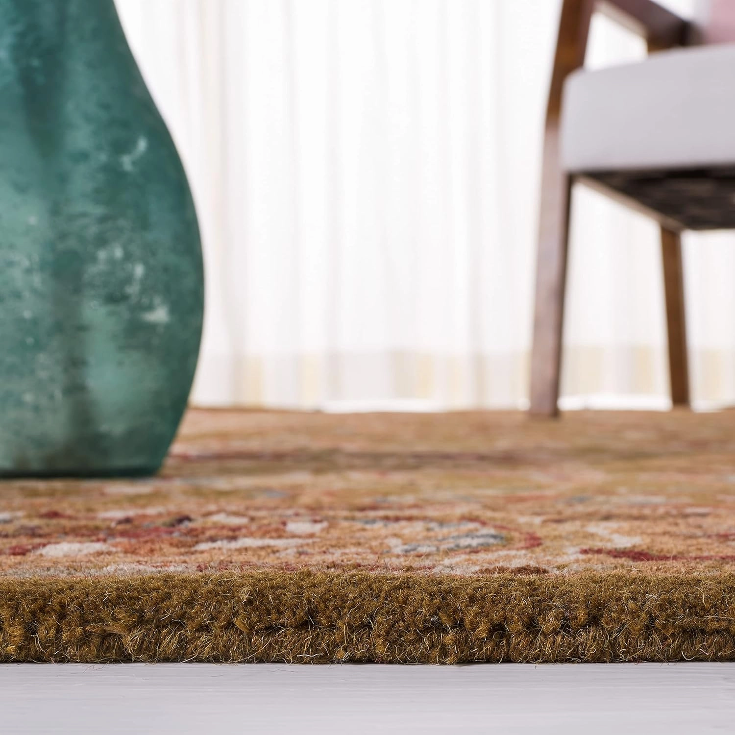 SAFAVIEH Classic Collection Accent Rug - 2'3" x 4', Olive & Camel, Handmade Traditional Oriental Wool, Ideal for High Traffic Areas in Entryway, Living Room, Bedroom (CL758M)