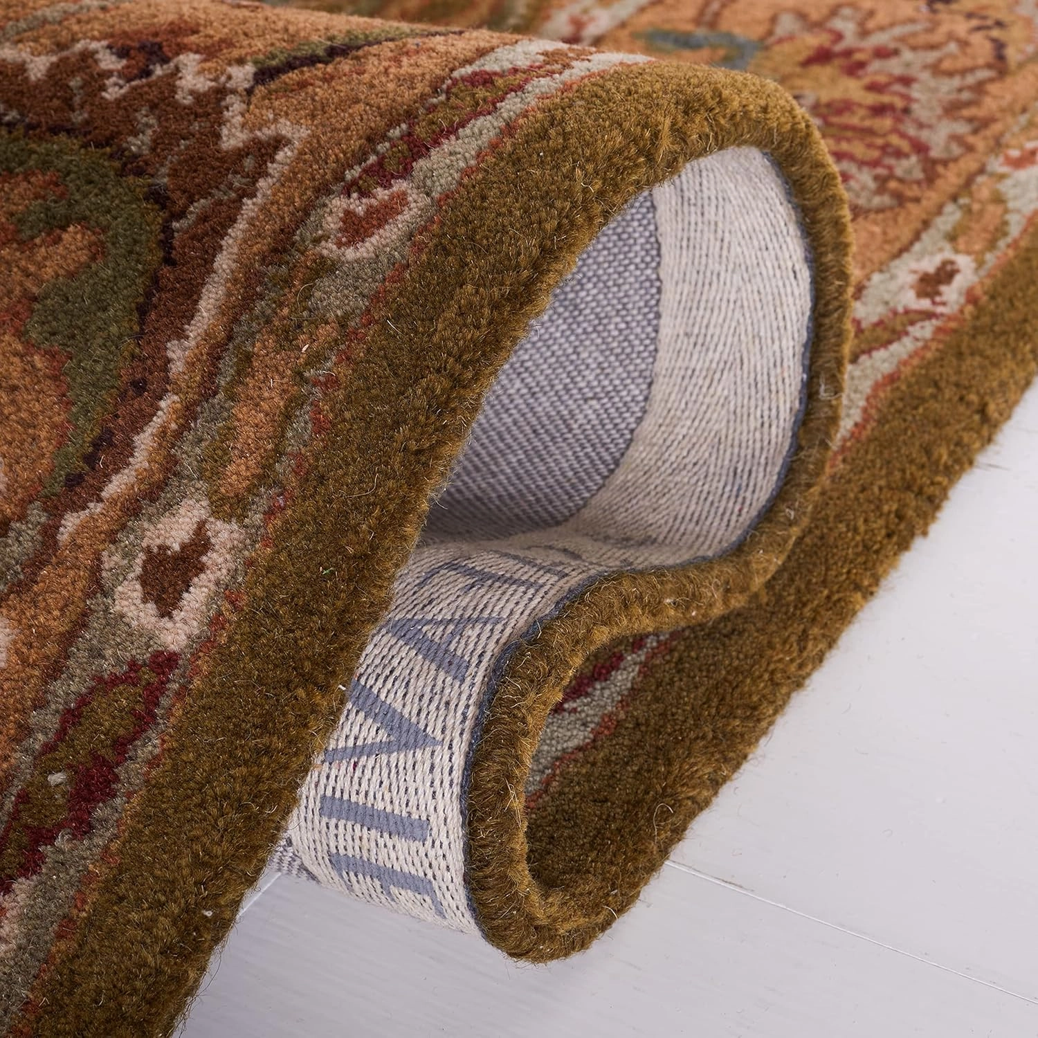 SAFAVIEH Classic Collection Accent Rug - 2'3" x 4', Olive & Camel, Handmade Traditional Oriental Wool, Ideal for High Traffic Areas in Entryway, Living Room, Bedroom (CL758M)