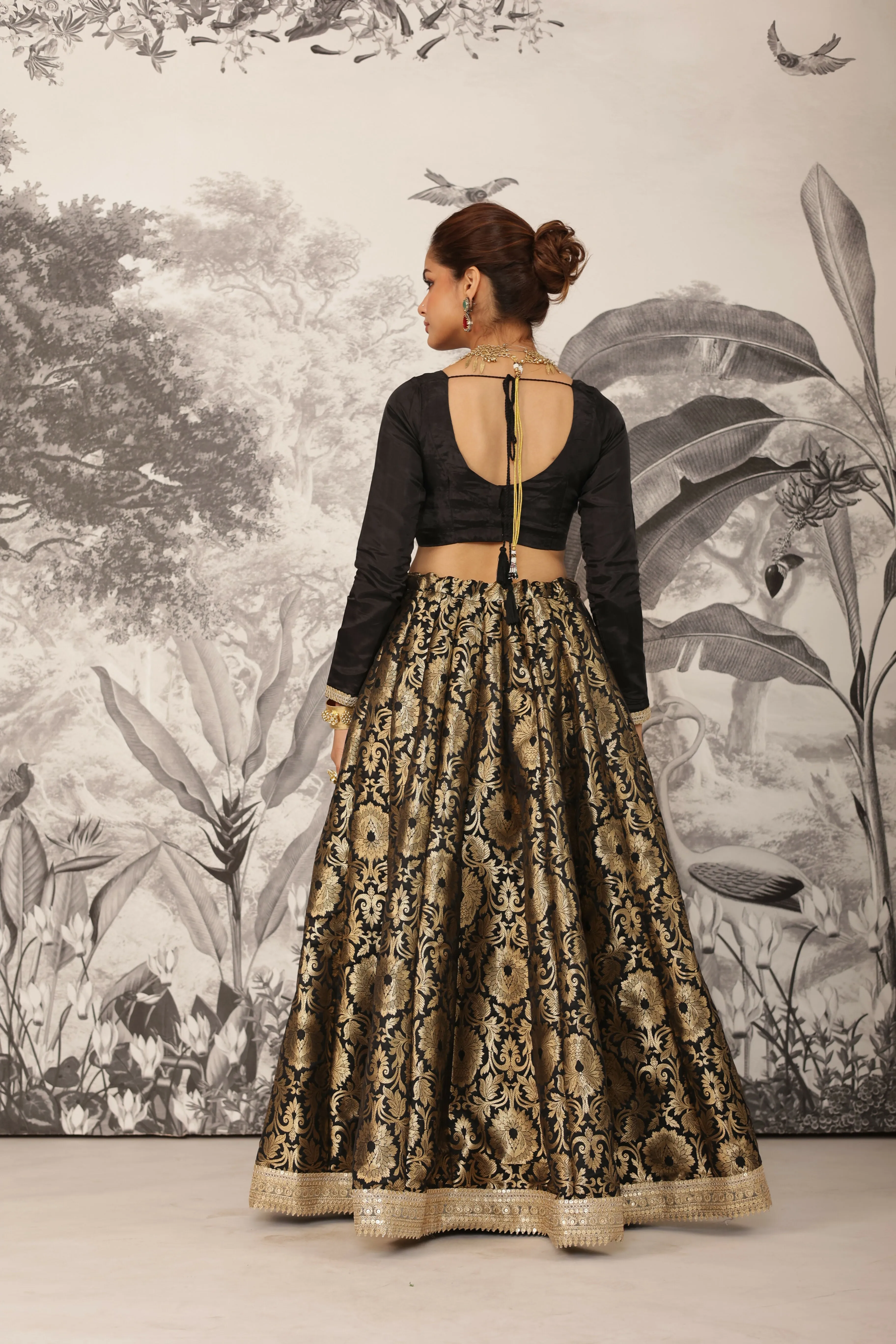 Simran Black Banarasi Brocade Slik Lehenga