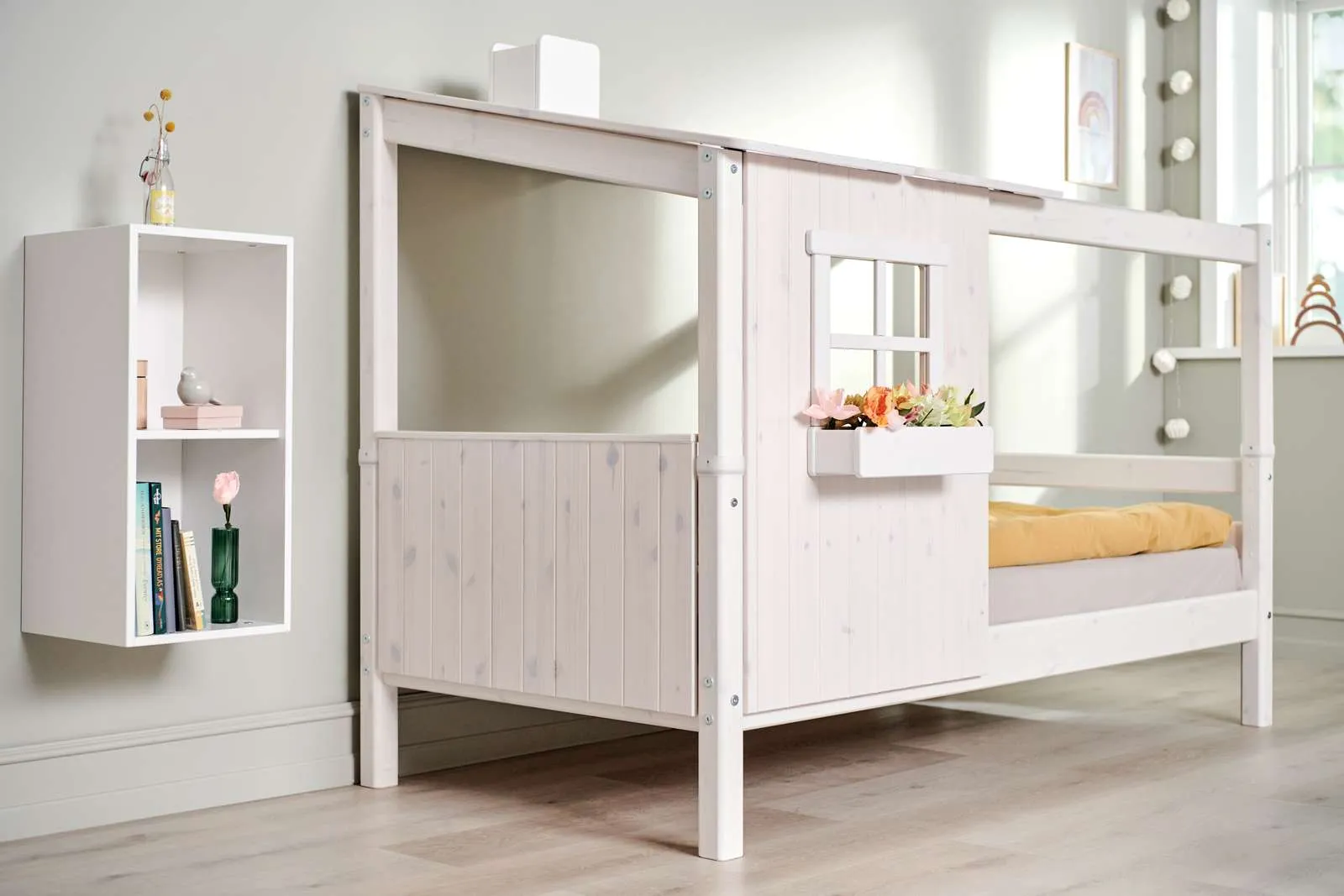 Single Bed with 1/2 House, Ladder, 90x200 cm, White