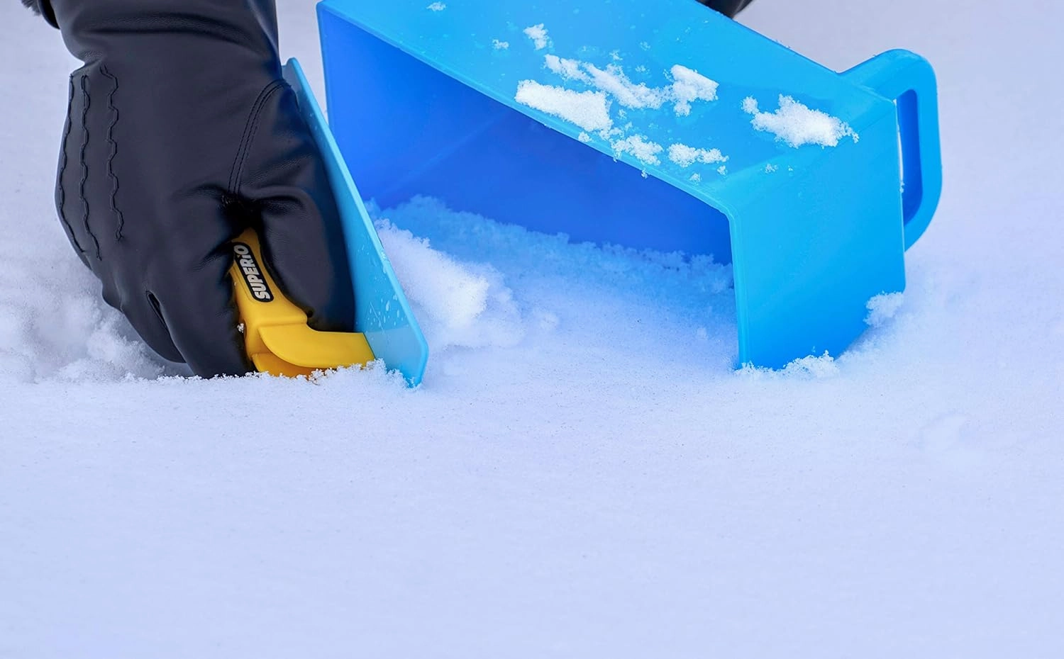 Superio Snow Brick Maker Igloo Snow Fort Building Kit Block Shaper and Toy Trowel, Sand Castle, Beach, Outdoor Winter Snow Toys for Kids