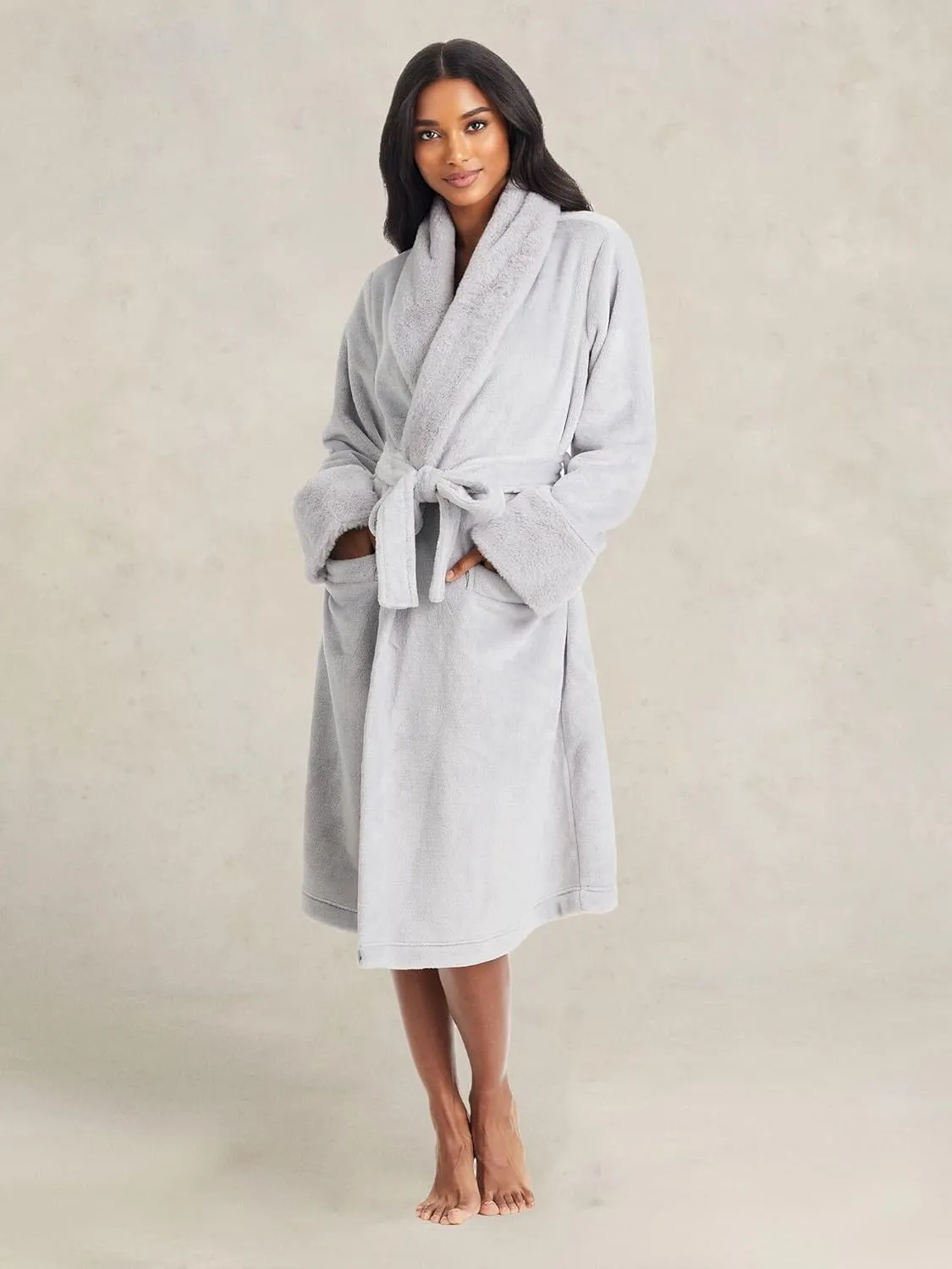 TAHARI Womens Plush Velour Bathrobe with Faux Fur Trim - Plush Robes for Women