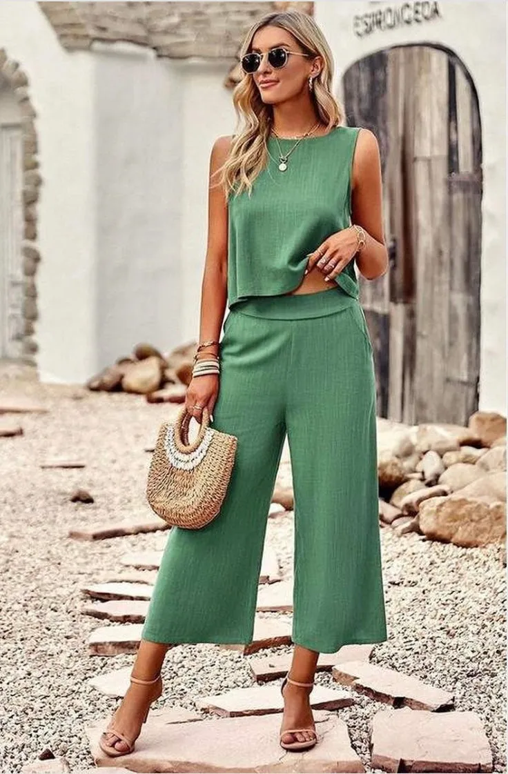 Top and Capri Pants Set