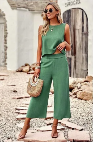 Top and Capri Pants Set