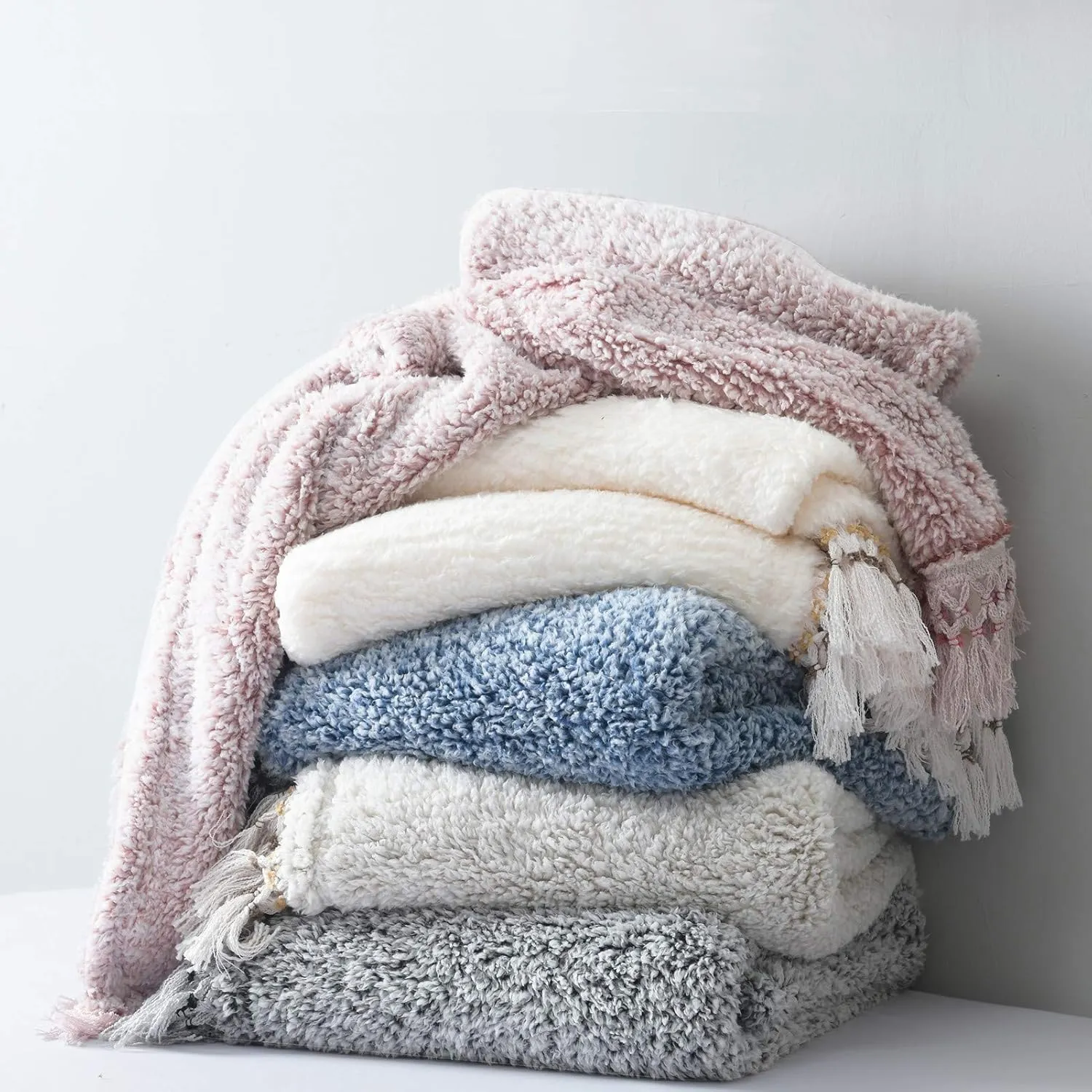 Ultra Soft Cozy Sherpa Throw Blanket, Light Weight Warm Decorative Throw Blanket with Tassel, 2 Tones Ombre Navy Blue Pattern Reversible Boho Style Blanket for Sofa, Couch, Bedroom,Travel, 60”x80”