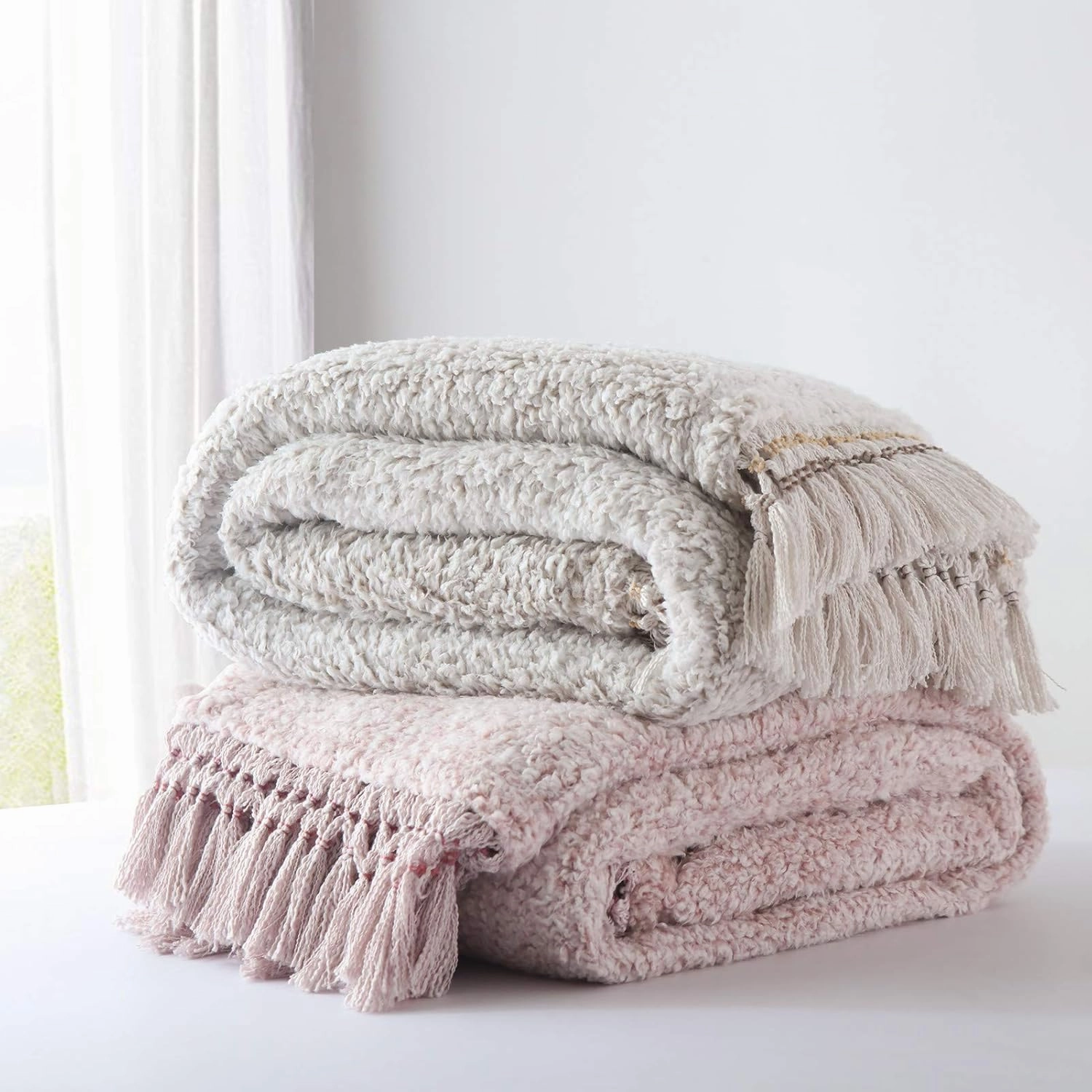 Ultra Soft Cozy Sherpa Throw Blanket, Light Weight Warm Decorative Throw Blanket with Tassel, 2 Tones Ombre Dusty Pink Pattern Reversible Boho Style Blanket for Sofa, Couch, Bedroom,Travel, 60”x80”