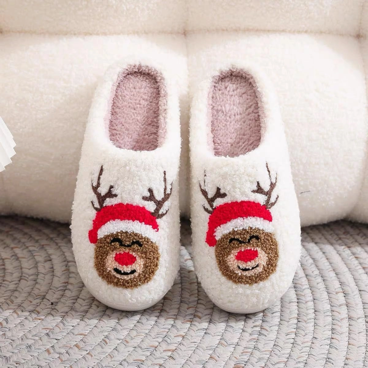 Unisex Xmas Elk Shoes Santa Reindeer Cute Strawberry Cartoon Christmas Tree Pink Bow Memory Foam Soft Plush House Slippers Indoor/Outdoor