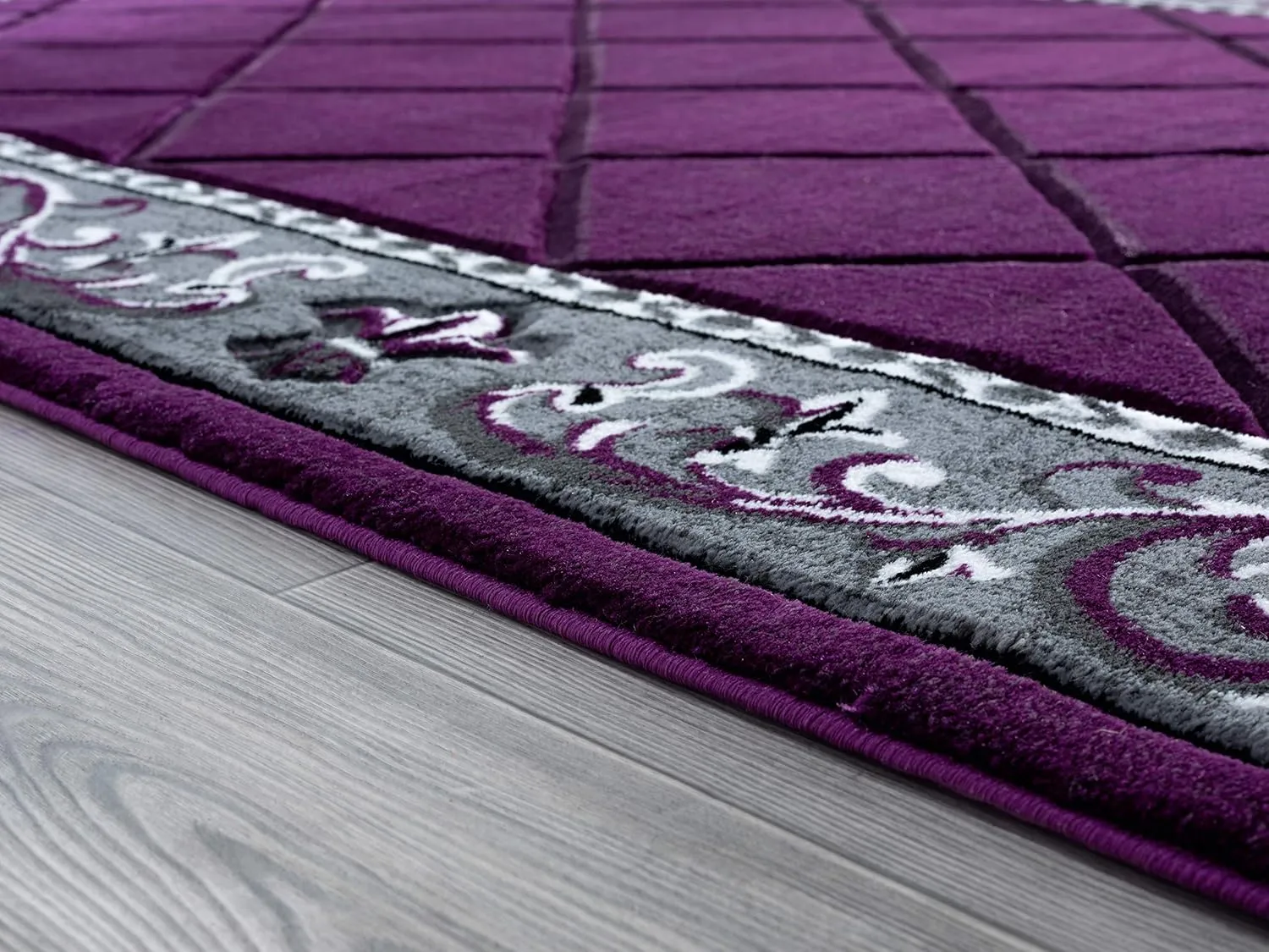 United Weavers of America Bristol Altamont Plum Accent Rug, 1'10" x 2'8"