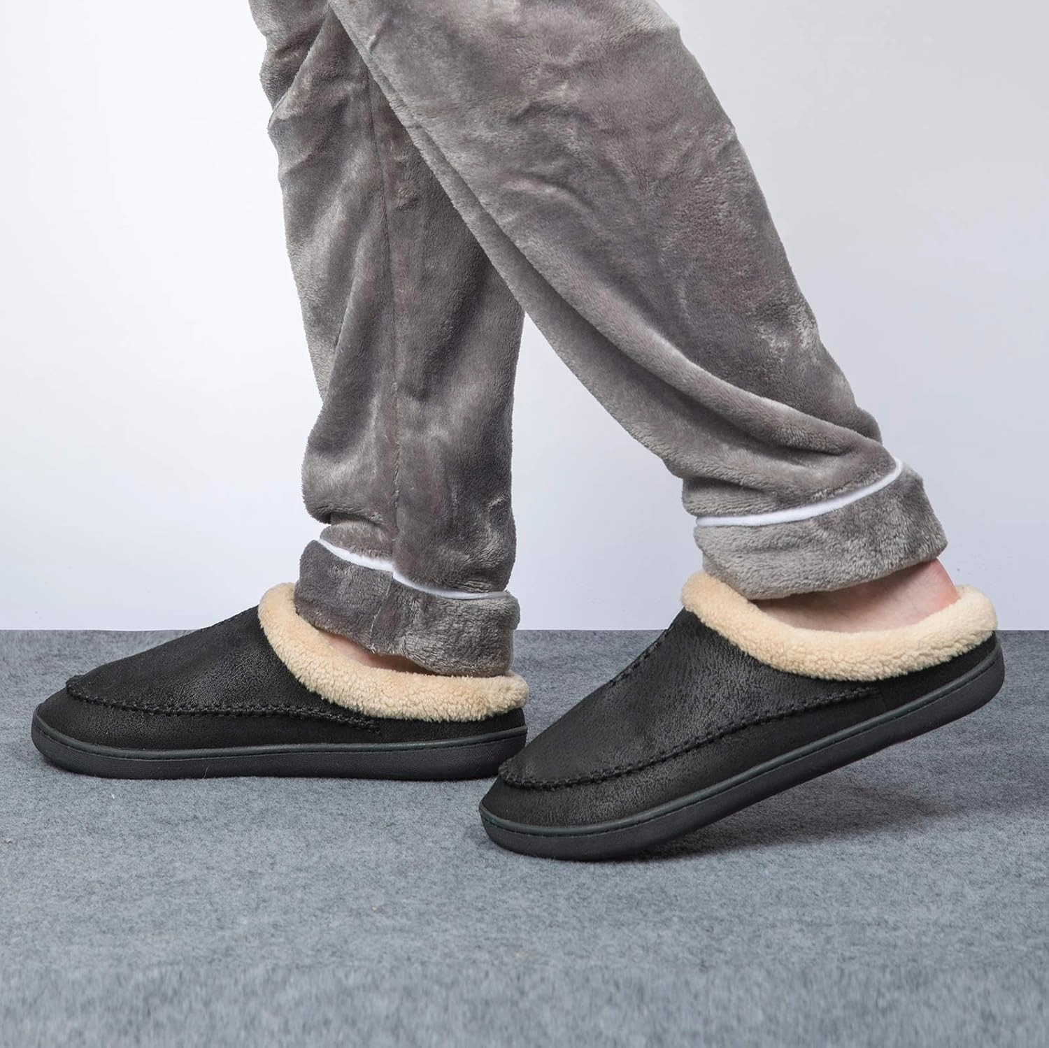 WOTTE Men's Moccasin Slippers Microsuede Fleece Fuzzy Lined Memory Foam House Shoes for Indoor Outdoor