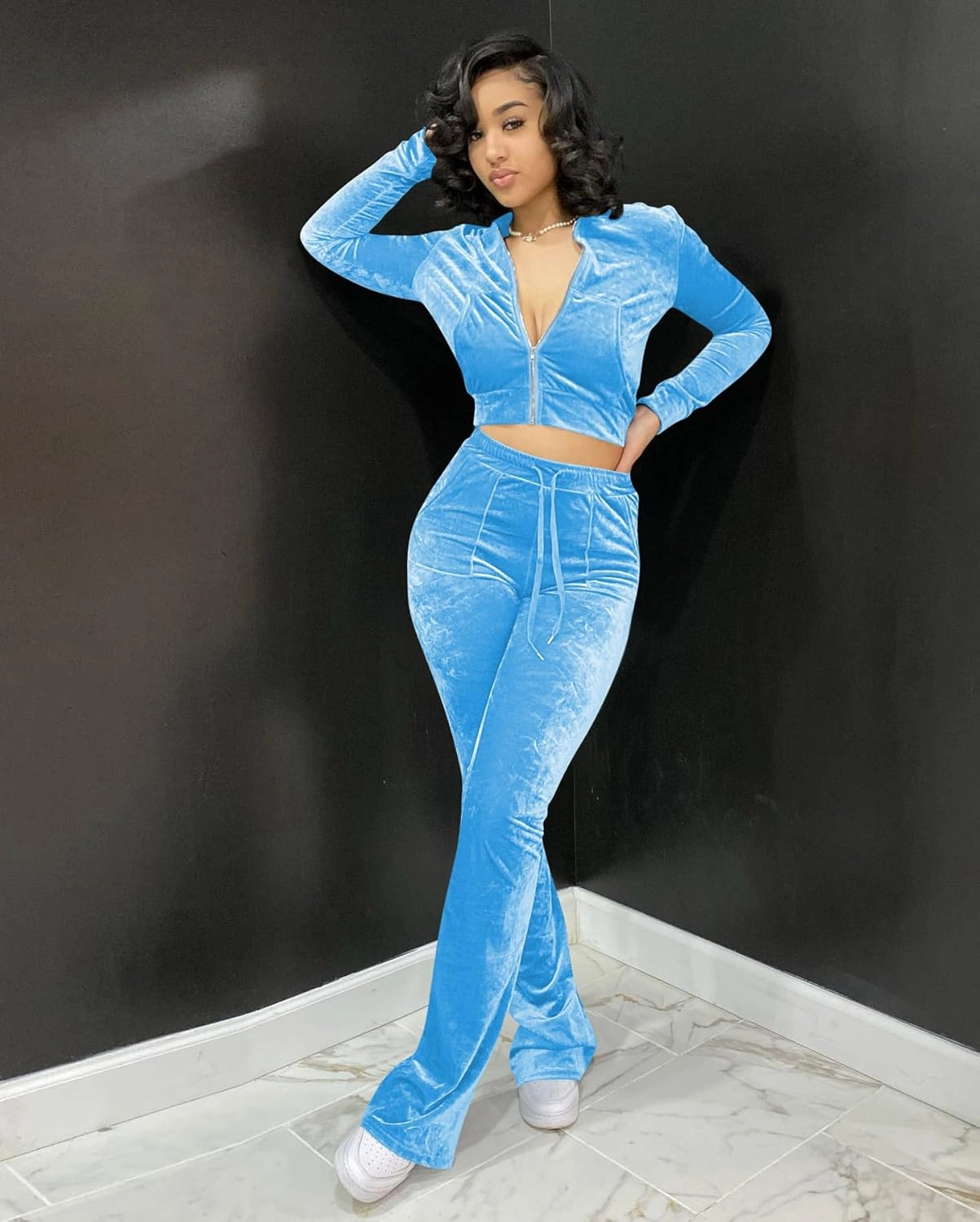 yidengymx Womens 2 Piece Velour Tracksuit Two Piece Outfits for Women Long Sleeve Zip Up Crop Tops Sweatpants Sets Pockets